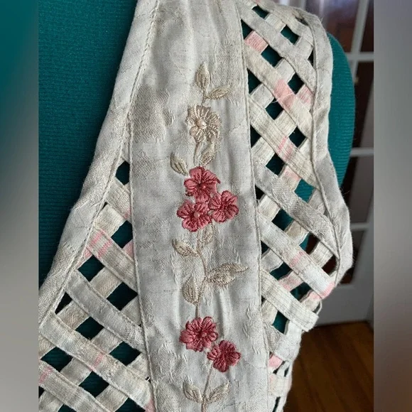 Vintage linen beaded embroidered vest - Picture 2 of 9
